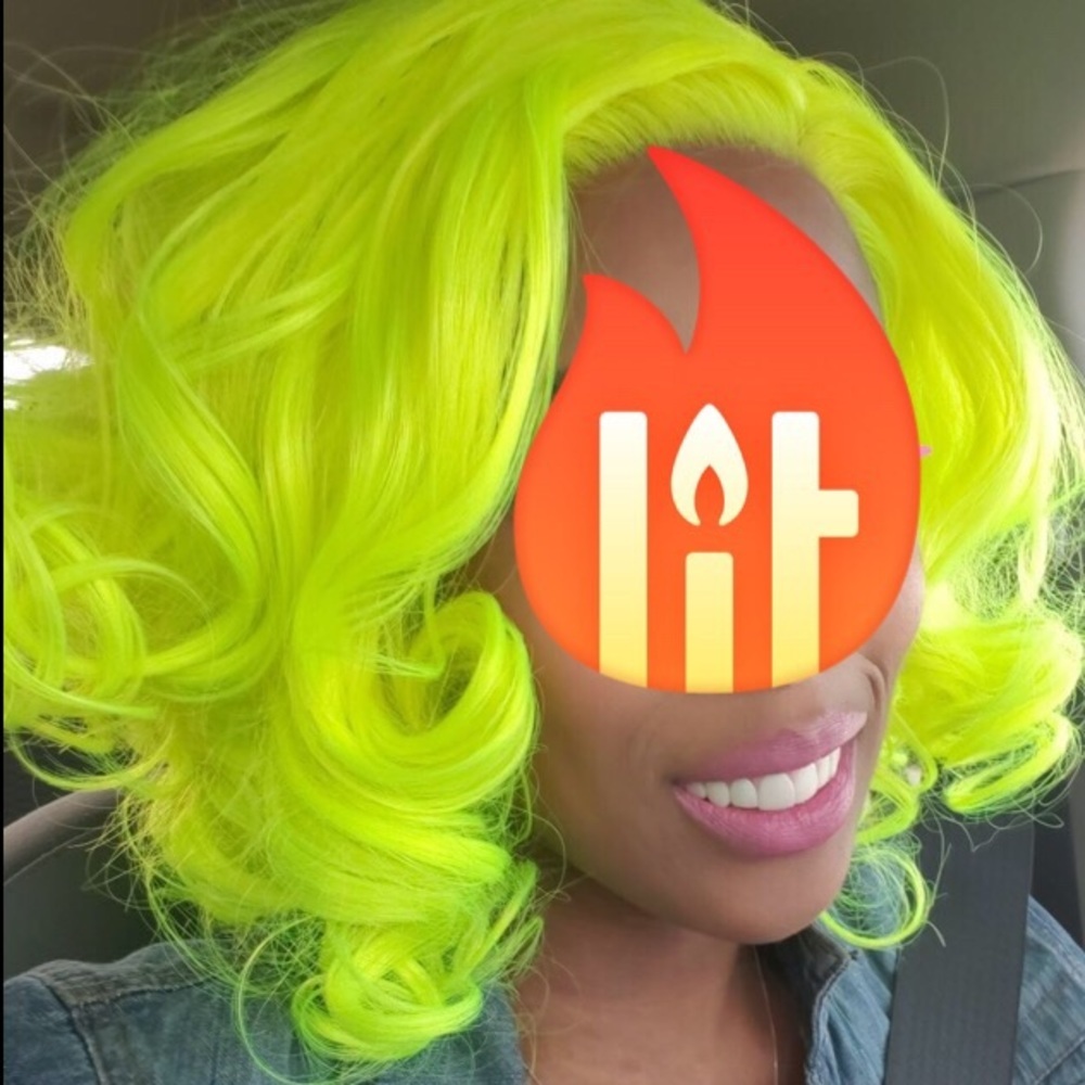 💫 KERRI NEON WAVY CURL BOB LACE FRONT WIG *NWT* - Picture 7 of 9